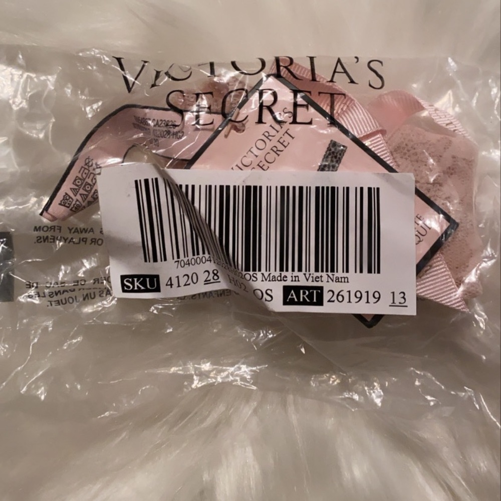Victoria Secret Panties - Picture 2 of 9